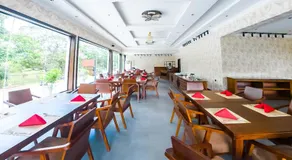 The Grand Moon River Hotel - Image 4