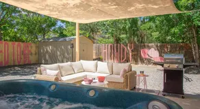 50 Shades of Pink-Private Hot Tub! - Image 3