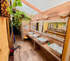 Los Amigos Nest Hostel - Image 2