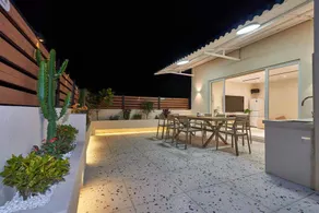 Summer Hotel (Shangchuanfei Beach) - Image 5