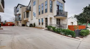 Fam Friendly 5 Bed Home Blocks To Pearl/Riverwalk! - Image 4