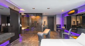 Poeme Motel by Drops - Image 3