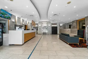 2-Bed City Retreat with Gym and Pool Access - Image 4