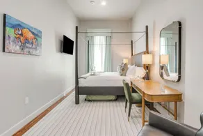 Nutt House Hotel - Image 2