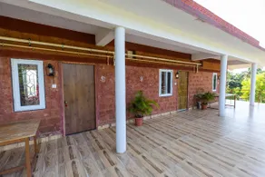 Rocky's Beach Stay - Image 5