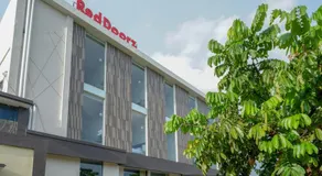 RedDoorz Plus near Solo Baru - Image 4