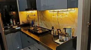 Lakefront Lounge-Luxe 1bhk condo with 2 baths, convertible to 2bed - Image 4