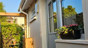 Induli Holywood - Private Luxury Double Room near Belfast - Image 4