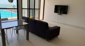 WATERFRONT FLAT - Image 2