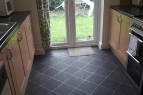 Homely 3-bed House in Manchester - Image 3