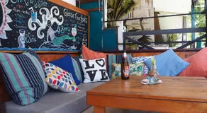 Sundaze Samet Hostel & Hangout - Image 4