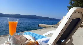 Villa BONADEA - moderno apartamento de dos dormitorios en primera línea de playa, una escapada perfecta - Image 4