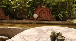 airport house - Image 2