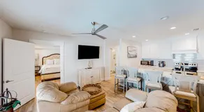Carolyn's Beach House Bliss - Image 4