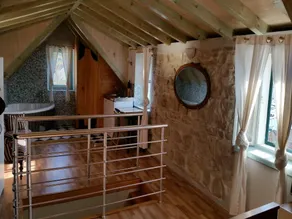 Traditional house with two apartments - Image 2