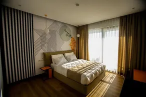 Royal G Max - Image 2