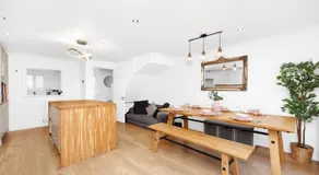 Lovely 3 Bedroom House Short Term Rental & Flexible Renting Limehouse with private parking and garde - Image 4