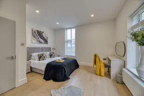 2 Bedroom Holiday Retreat With Hot Tub - Image 2