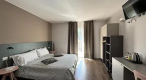 Hotel Royal - Image 2