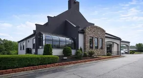  Quarters Inn and Suites - Image 5