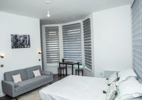 Central Aylesbury Studio 1 with Free Parking - Image 2