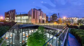 KozyGuru | Macquarie Park | Sunny Apt near Metro - Image 3