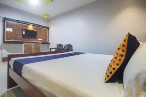 SPOT ON 65657 Sri Krishna Lodge - Image 4