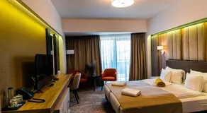 Hotel River - Image 2