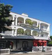 M Glamour Hotel - Image 4