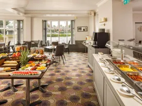 London Thames Lodge by Palette Resorts - Image 5