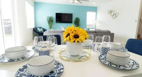 4BR Vacation Home with Spa, Pool, Outdoor BBQ&Patio - Image 3