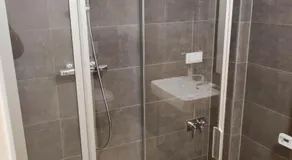 Exklusives Studio gegenüber der Uno-City und Kaiserwasser - Image 5