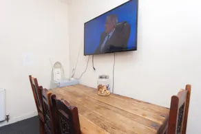 Budget Hostel - Image 4