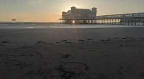 Characterful Cottage near the Sea, Beach, Pier & Shops - Image 5
