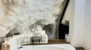 Cave house - Image 4