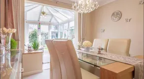 Comfy private room in shared house - Image 3