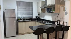 House near the airport and industrial parks - Image 4