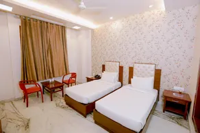 HOTEL LEELA RESIDENCY - Image 1