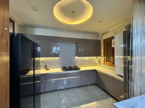 Lake view Condominium near Suraj Kund by Homeyhuts - Image 2