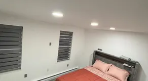 Elegant Comfortable Escape with Fast WiFi - Image 5