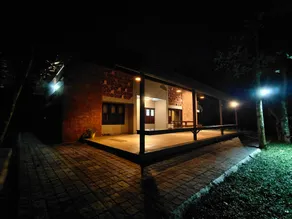 IRU Homes - Private Family Stay with Pool - Image 4