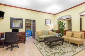 Hawthorn Extended Stay by Wyndham Corpus Christi Padre Isle - Image 2