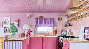 Fun Barbie Inspired, 6 Berth Caravan - Camber Sands Holiday Park, near the Beach - Image 4