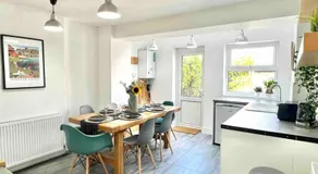 BEAUTIFUL WINDSOR COTTAGE, AMAZING LOCATION, The Castle, Ascot, Legoland, Free Parking Super Close - Image 3