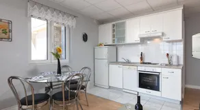 Apartman Noel s terasom i parkingom - Image 4