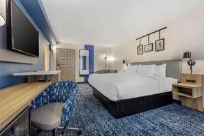 Sleep Inn & Suites Merrillville - Image 2