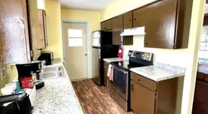 New! Fun just 20 min from Dallas 3-BRM Home - Image 2
