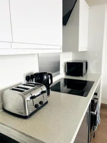 Modern 1-4 Sleeper Flat with Parking & Workspace - Image 5