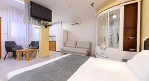 Rom Mansion - Image 2