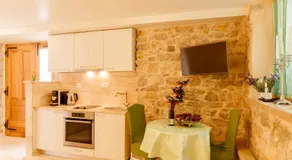 Stone house luxury rooms - Image 3